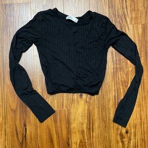 black long sleeve crop